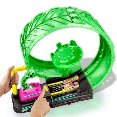 Hot Wheels Monster Trucks Glow in the Dark Epic Loop Challenge Playset