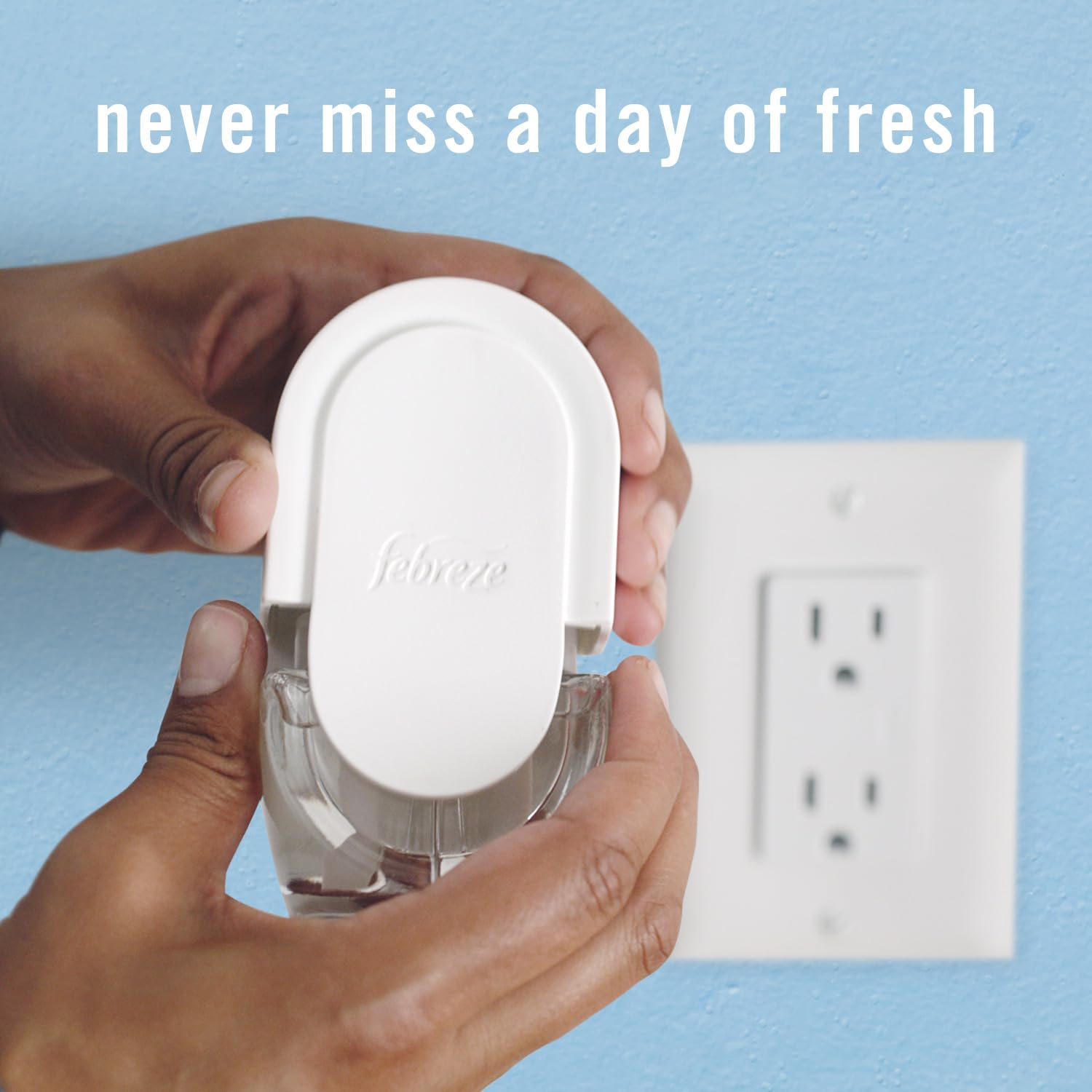 Febreze Plug In Air Freshener, Odor-Fighting Scented Oil Refill, Air Fresheners for Home and Bathroom and Kitchen, Long Lasting for Strong Odors, Gain Original Scent, 0.87oz Refills, 3 Count