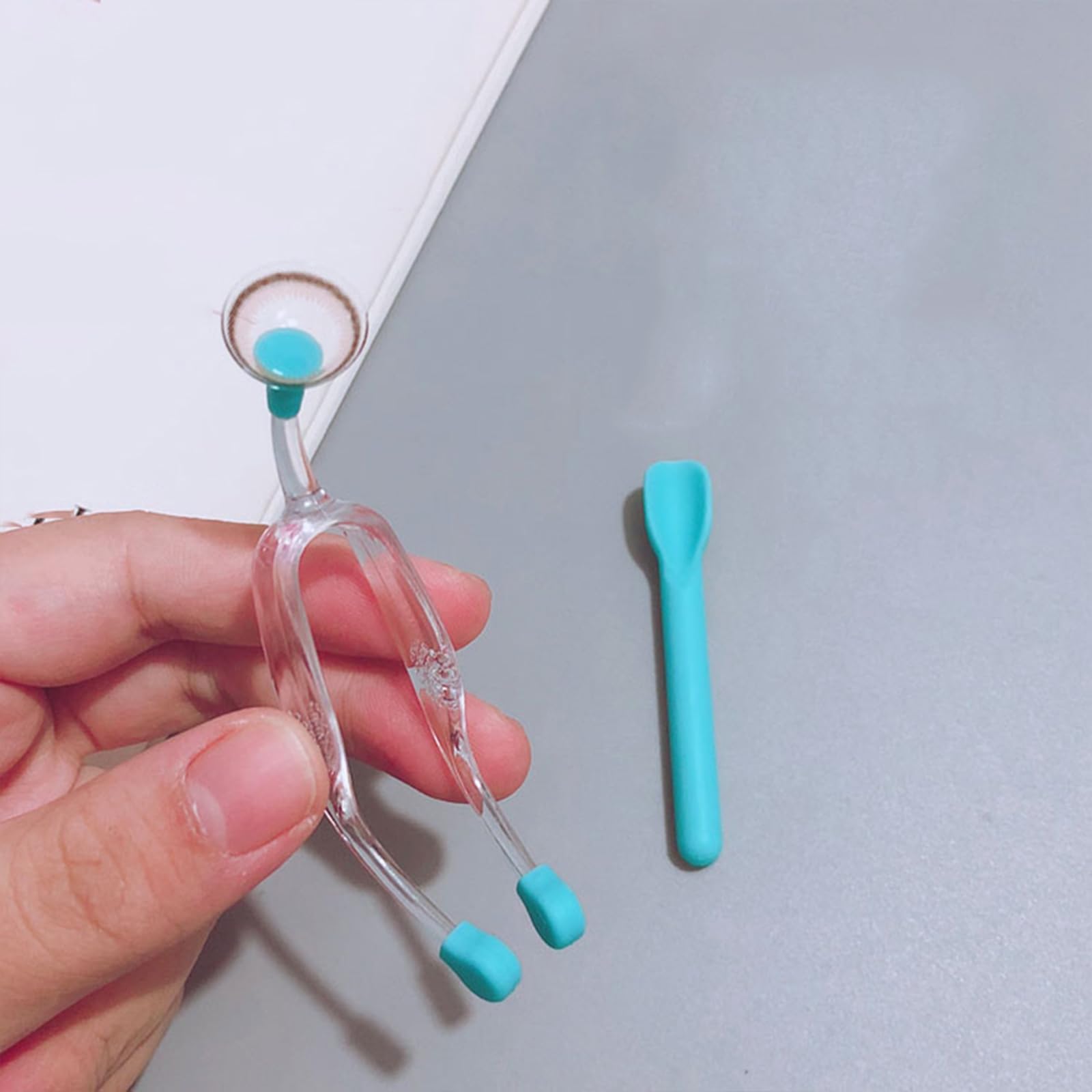 AITIME Soft Contact Lenses Remover and Insertion Tool, Contact Tweezers and Soft Silicone Scoop for Girls with Long Nails, Gift for Contact Lens New User (Green)