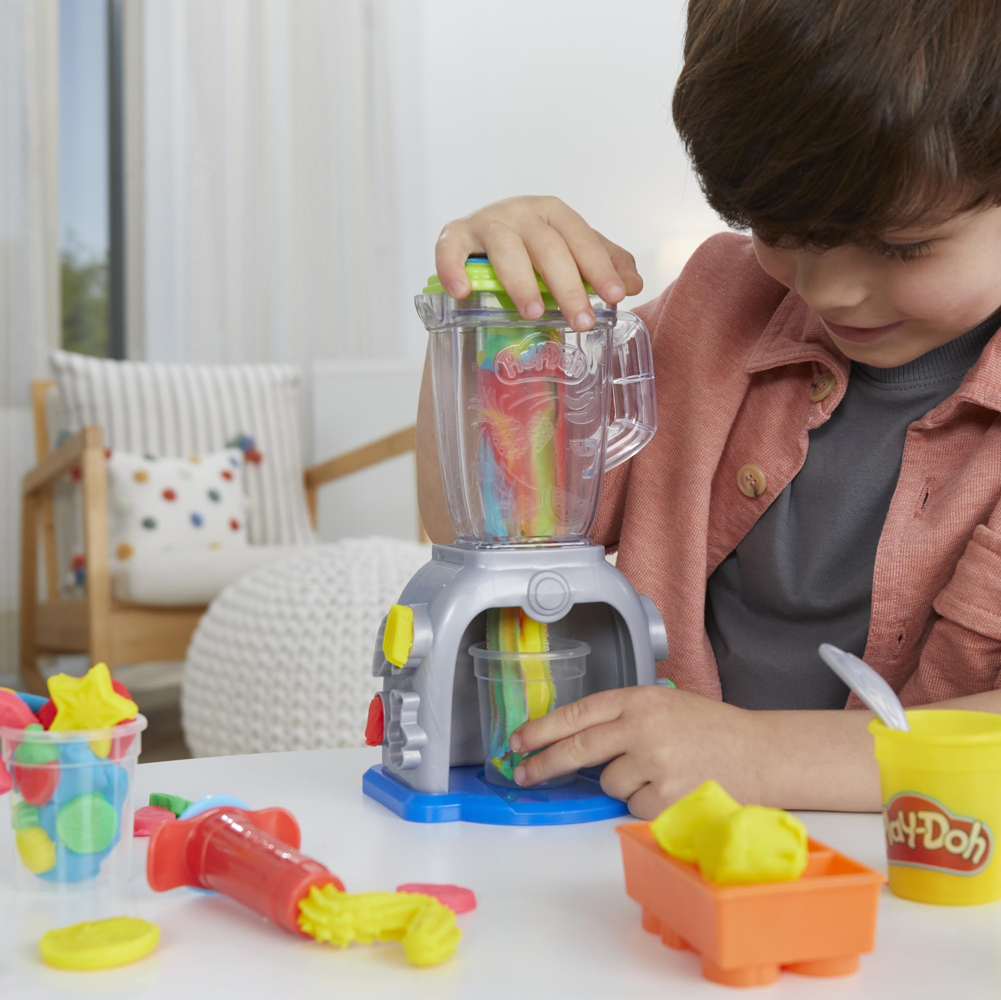 Play Doh Swirlin' Smoothies Toy Blender Playset, Play Kitchen Appliances, Kids Arts and Crafts Toys for 3 Year Old Girls and Boys and Up