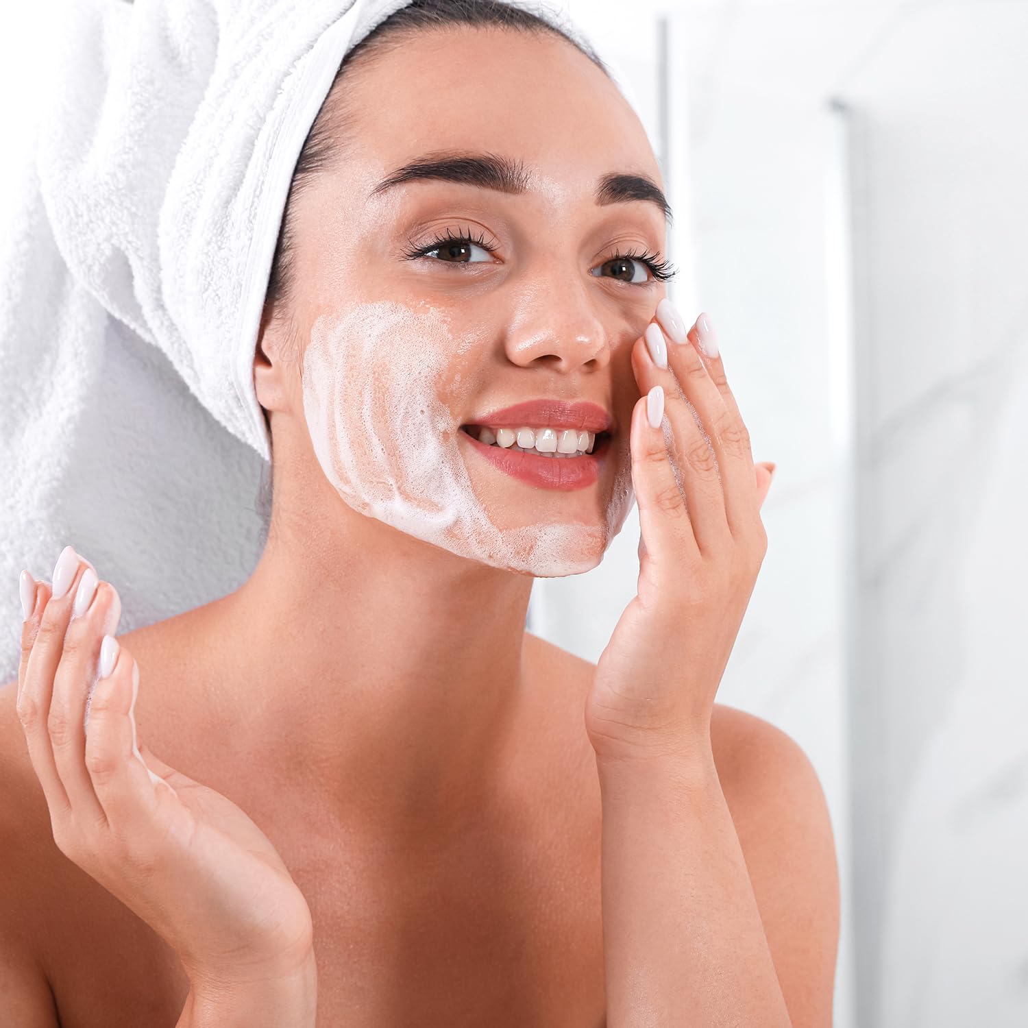 Amazon Basics Foaming Facial Cleanser with Ceramides & Hyaluronic Acid, Fragrance-Free, 12 Fl Oz, Pack of 1