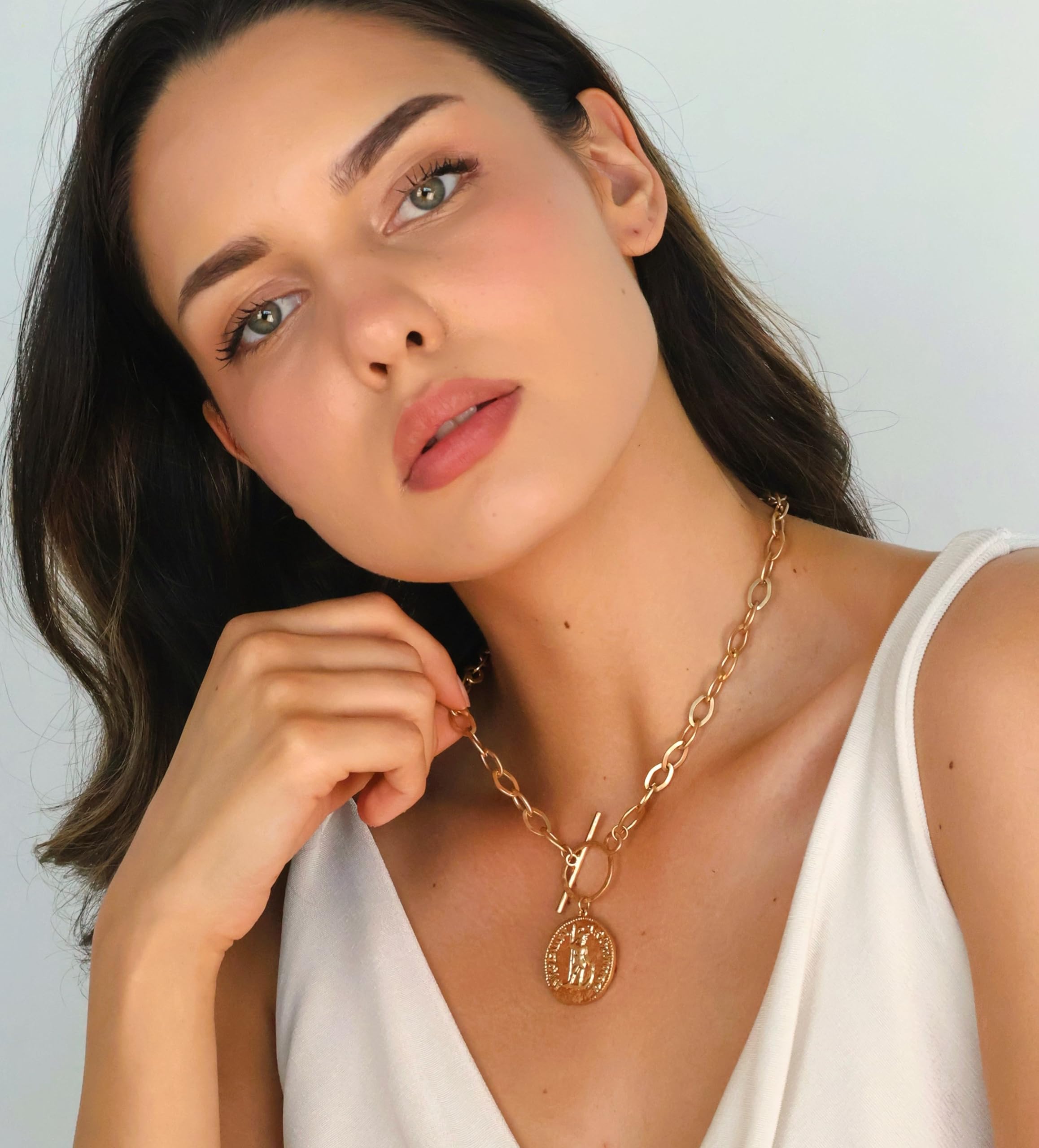 POMINA Chunky Gold Coin Necklace Trendy Fashion Statement Toggle Necklace Antique Gold Pendant Thick Link Chain Necklaces for Women (Worn Gold)