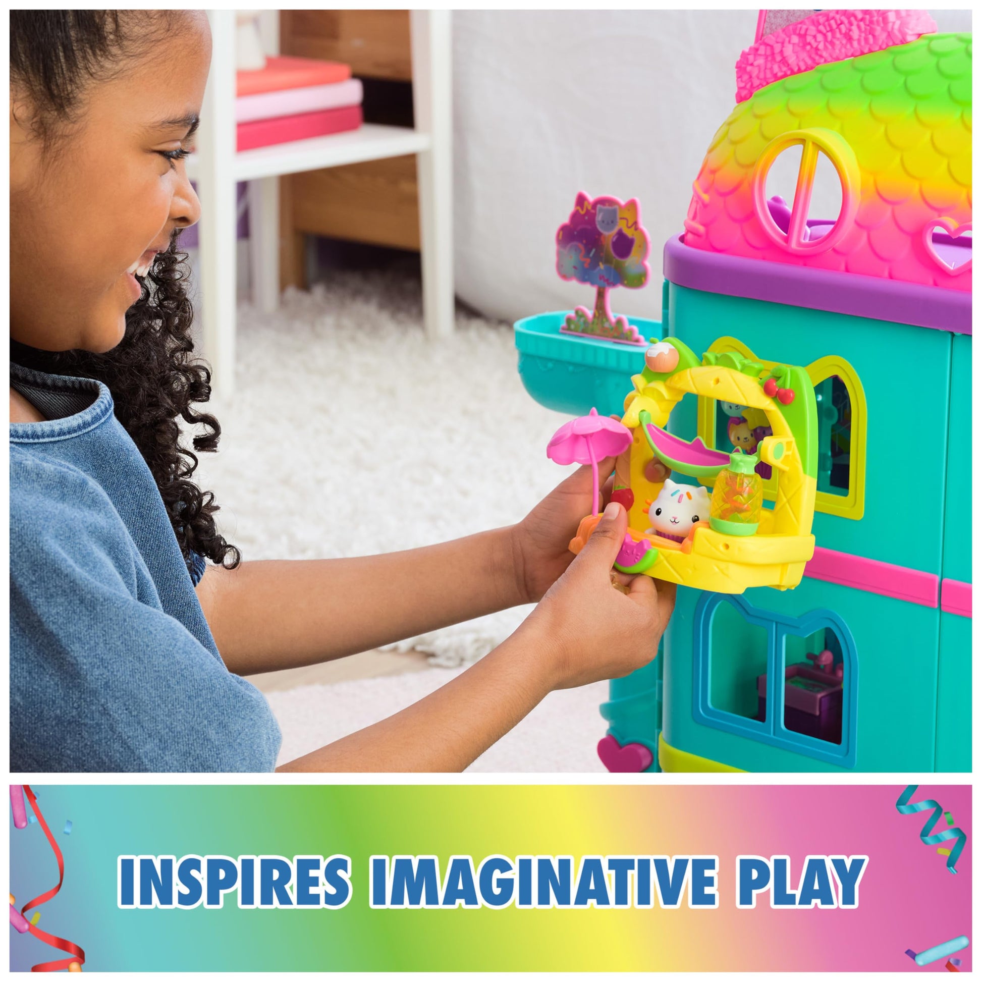 Gabby’s Dollhouse, Cakey’s Fruit Smoothie Balcony Playset, 8-Pcs with Toy Figures, Dollhouse Accessories & Sensory Play, Kids Toys for Girls & Boys 3+