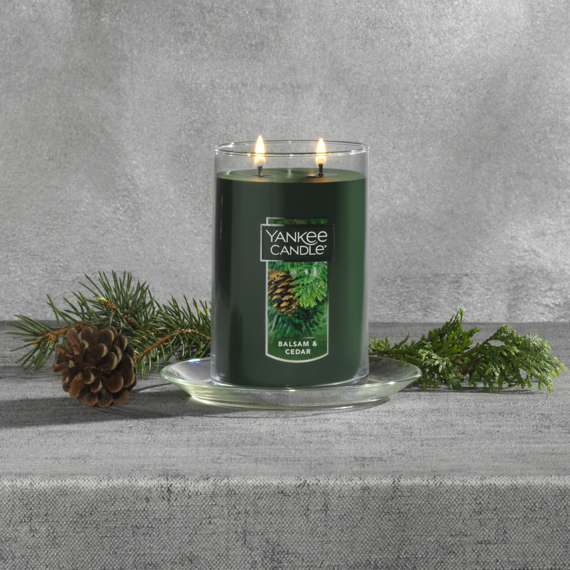 Yankee Candle Balsam & Cedar Scented, Classic Large 22oz Dual-Wick Tumbler Candle, Over 75 Hours Burn Time, Ideal for Holiday Season & Gifting